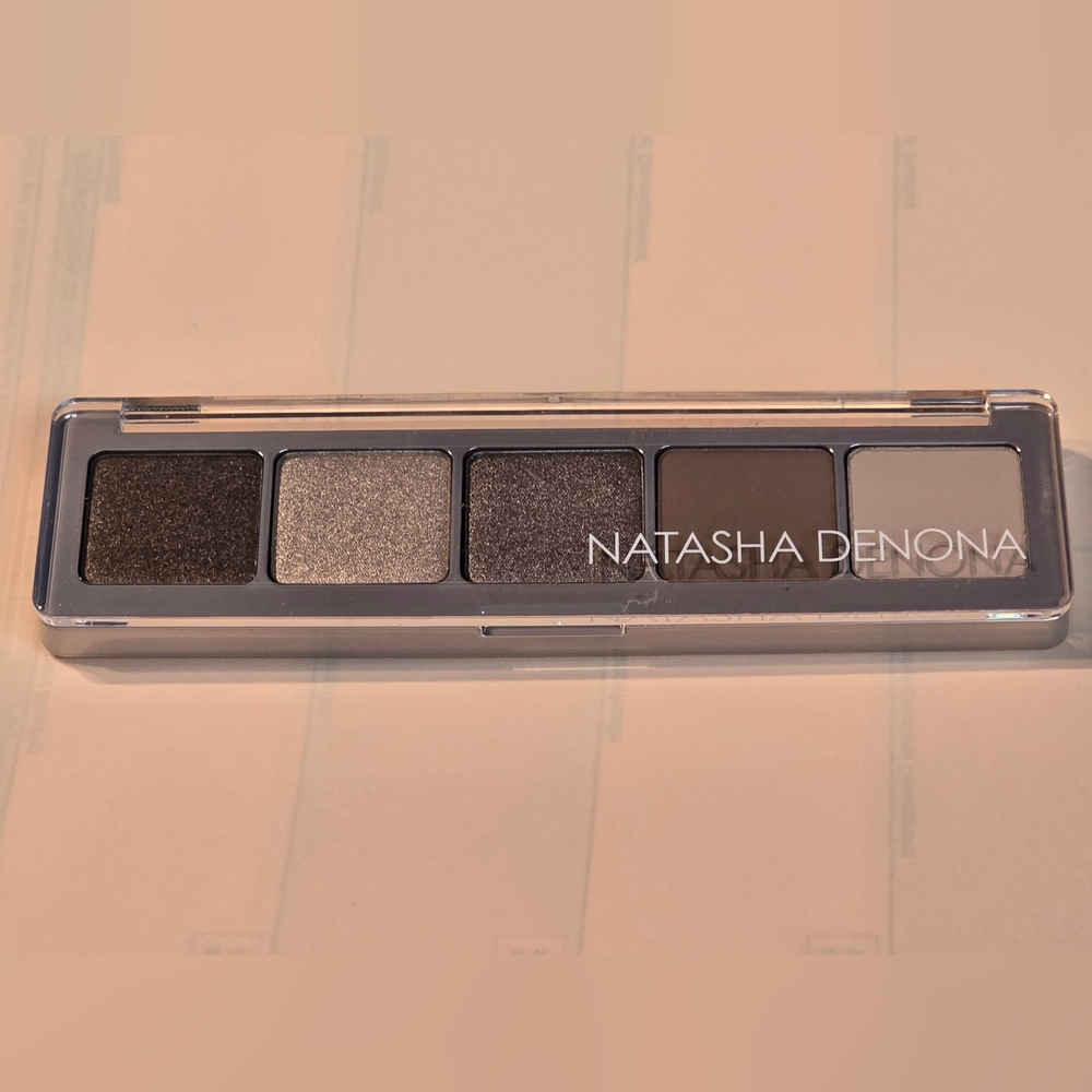 Natasha Denona Hot Taupic Eyeshadow Palette - Gray and Black Shades